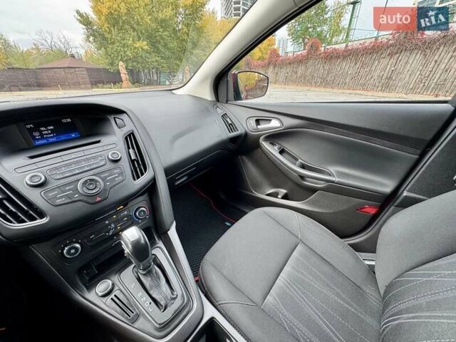 Красный Форд Фокус, объемом двигателя 2 л и пробегом 128 тыс. км за 8950 $, фото 23 на Automoto.ua