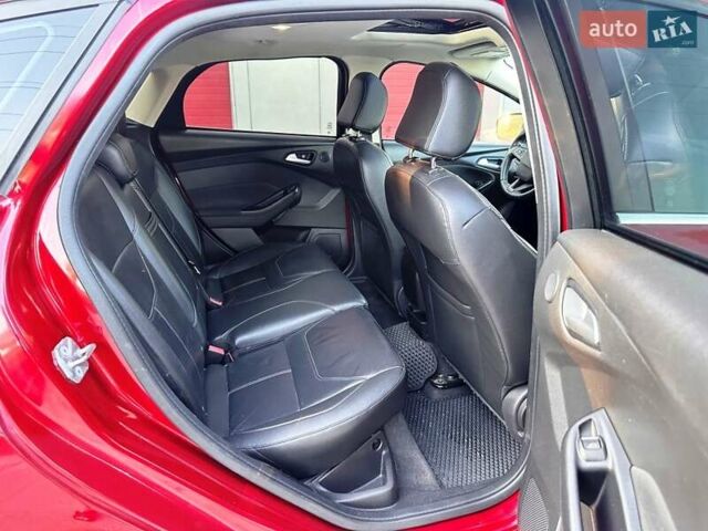Красный Форд Фокус, объемом двигателя 2 л и пробегом 214 тыс. км за 8800 $, фото 17 на Automoto.ua