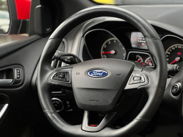 Красный Форд Фокус, объемом двигателя 2 л и пробегом 154 тыс. км за 13800 $, фото 8 на Automoto.ua