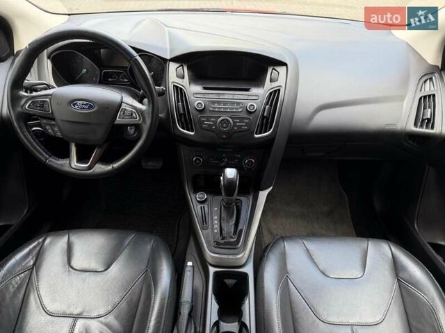 Красный Форд Фокус, объемом двигателя 2 л и пробегом 118 тыс. км за 10940 $, фото 13 на Automoto.ua