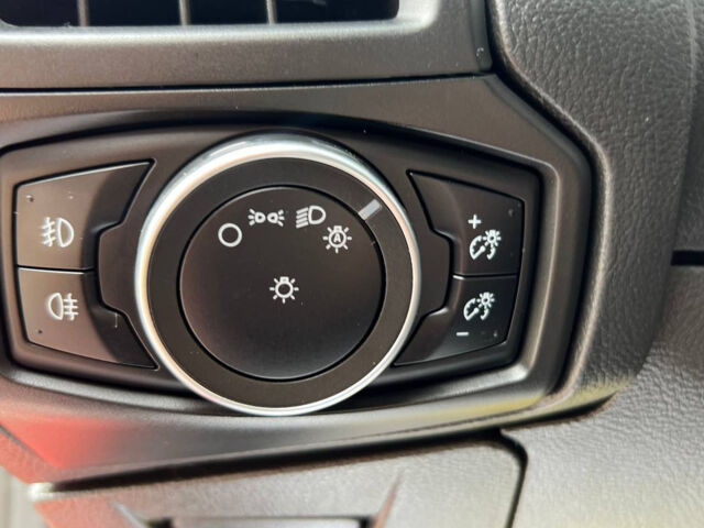 Красный Форд Фокус, объемом двигателя 2 л и пробегом 154 тыс. км за 13800 $, фото 7 на Automoto.ua