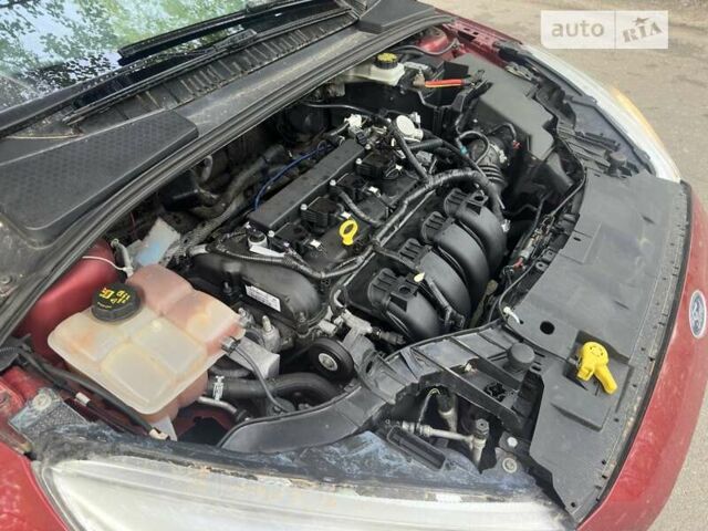 Червоний Форд Фокус, об'ємом двигуна 2 л та пробігом 177 тис. км за 6250 $, фото 5 на Automoto.ua