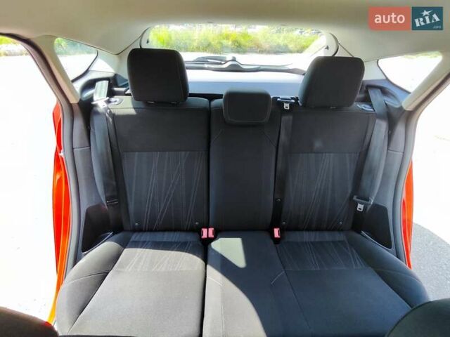 Красный Форд Фокус, объемом двигателя 2 л и пробегом 145 тыс. км за 8700 $, фото 104 на Automoto.ua