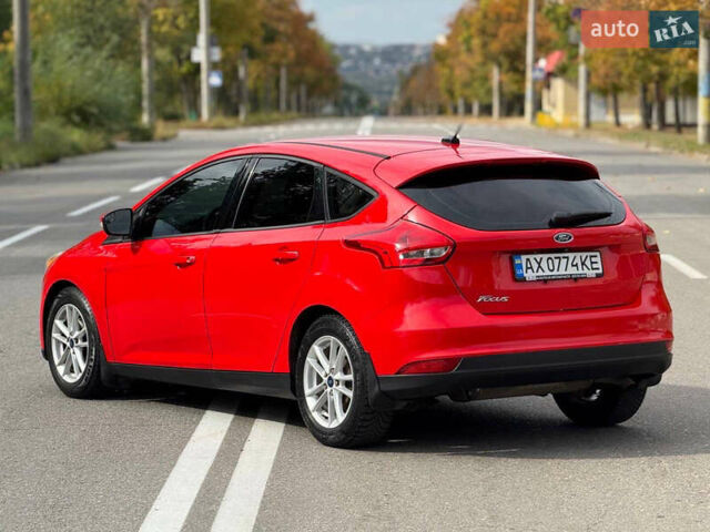 Красный Форд Фокус, объемом двигателя 2 л и пробегом 220 тыс. км за 7500 $, фото 2 на Automoto.ua