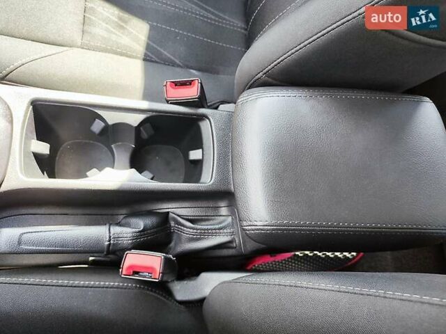 Червоний Форд Фокус, об'ємом двигуна 2 л та пробігом 149 тис. км за 7777 $, фото 42 на Automoto.ua