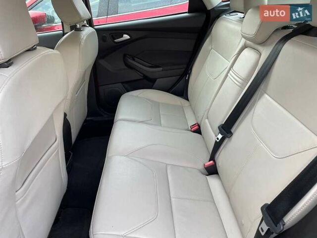 Красный Форд Фокус, объемом двигателя 2 л и пробегом 115 тыс. км за 11950 $, фото 16 на Automoto.ua