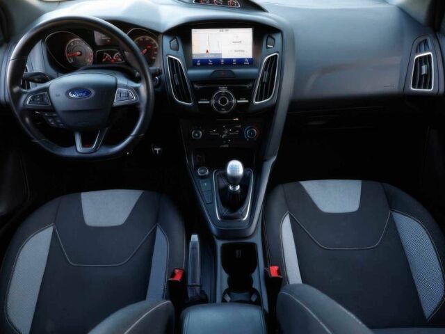 Червоний Форд Фокус, об'ємом двигуна 2 л та пробігом 59 тис. км за 800 $, фото 11 на Automoto.ua