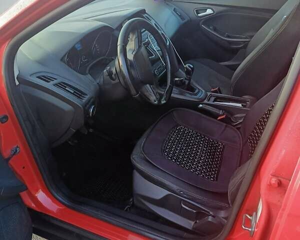 Червоний Форд Фокус, об'ємом двигуна 1.6 л та пробігом 152 тис. км за 8500 $, фото 4 на Automoto.ua