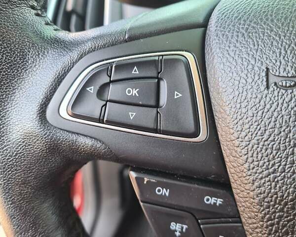 Красный Форд Фокус, объемом двигателя 2 л и пробегом 81 тыс. км за 8900 $, фото 80 на Automoto.ua