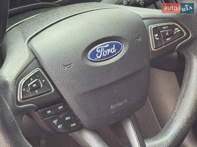 Красный Форд Фокус, объемом двигателя 2 л и пробегом 220 тыс. км за 7500 $, фото 15 на Automoto.ua