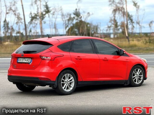 Красный Форд Фокус, объемом двигателя 2 л и пробегом 220 тыс. км за 7800 $, фото 2 на Automoto.ua