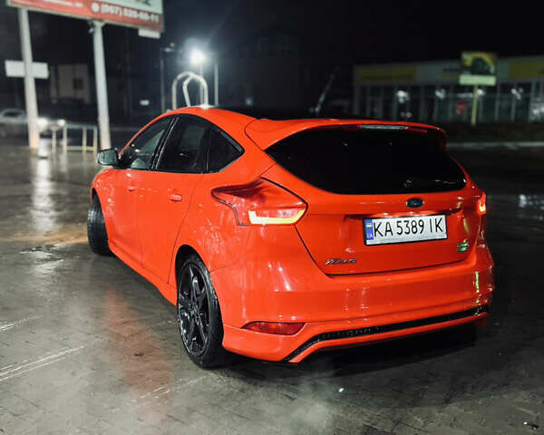 Красный Форд Фокус, объемом двигателя 1 л и пробегом 114 тыс. км за 7400 $, фото 7 на Automoto.ua