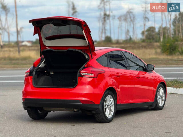 Червоний Форд Фокус, об'ємом двигуна 2 л та пробігом 220 тис. км за 7950 $, фото 5 на Automoto.ua
