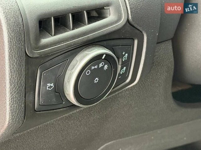 Червоний Форд Фокус, об'ємом двигуна 2 л та пробігом 220 тис. км за 7850 $, фото 12 на Automoto.ua