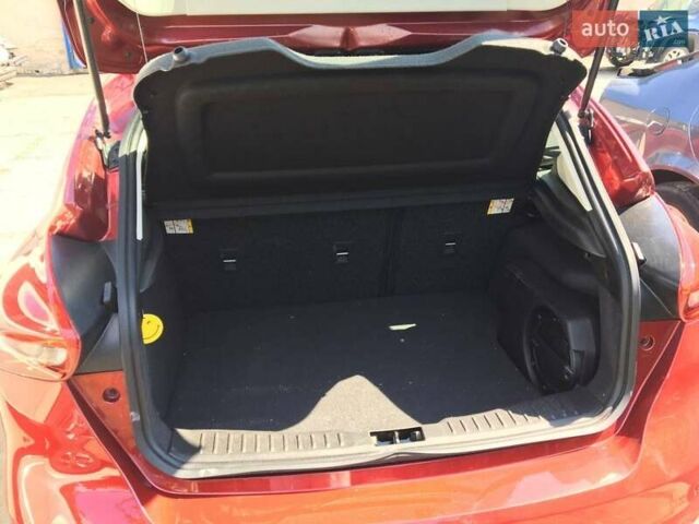 Красный Форд Фокус, объемом двигателя 2 л и пробегом 115 тыс. км за 11950 $, фото 17 на Automoto.ua