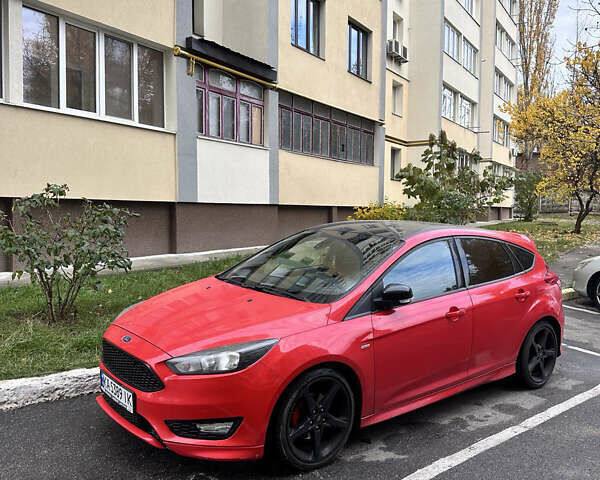 Красный Форд Фокус, объемом двигателя 1 л и пробегом 114 тыс. км за 7400 $, фото 1 на Automoto.ua