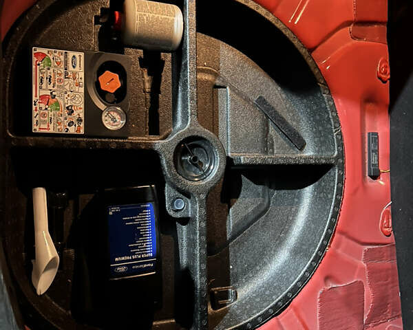 Красный Форд Фокус, объемом двигателя 1 л и пробегом 114 тыс. км за 7400 $, фото 12 на Automoto.ua