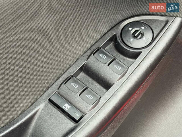 Червоний Форд Фокус, об'ємом двигуна 2 л та пробігом 220 тис. км за 7850 $, фото 11 на Automoto.ua