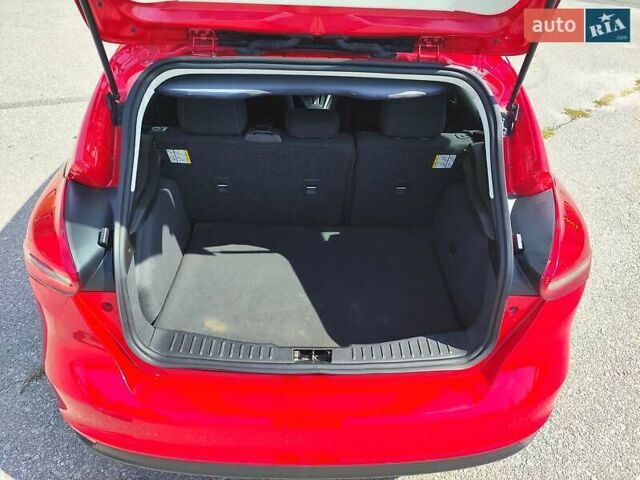 Червоний Форд Фокус, об'ємом двигуна 2 л та пробігом 149 тис. км за 7777 $, фото 26 на Automoto.ua