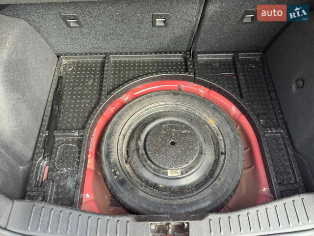Красный Форд Фокус, объемом двигателя 2 л и пробегом 220 тыс. км за 7500 $, фото 11 на Automoto.ua