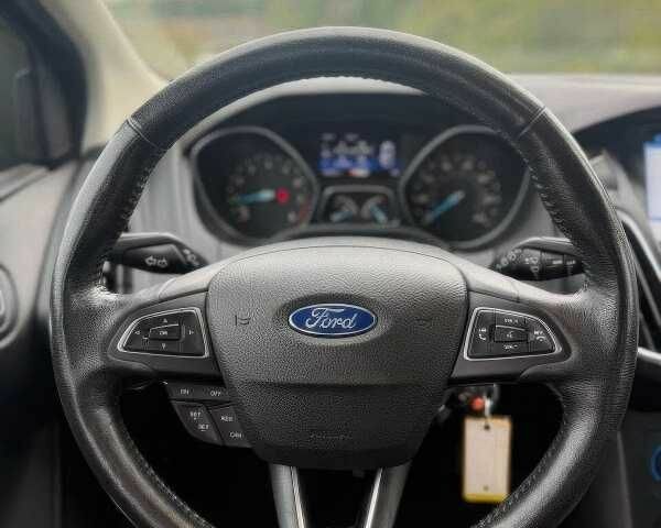 Красный Форд Фокус, объемом двигателя 2 л и пробегом 78 тыс. км за 7000 $, фото 8 на Automoto.ua