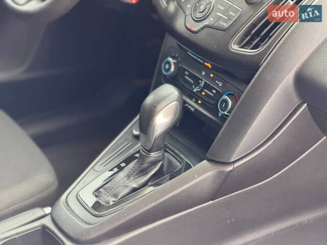 Червоний Форд Фокус, об'ємом двигуна 2 л та пробігом 220 тис. км за 7850 $, фото 16 на Automoto.ua