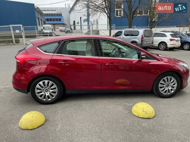 Красный Форд Фокус, объемом двигателя 2 л и пробегом 115 тыс. км за 11950 $, фото 2 на Automoto.ua