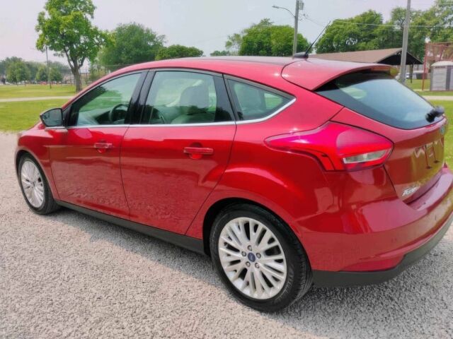 Красный Форд Фокус, объемом двигателя 2 л и пробегом 39 тыс. км за 7900 $, фото 4 на Automoto.ua