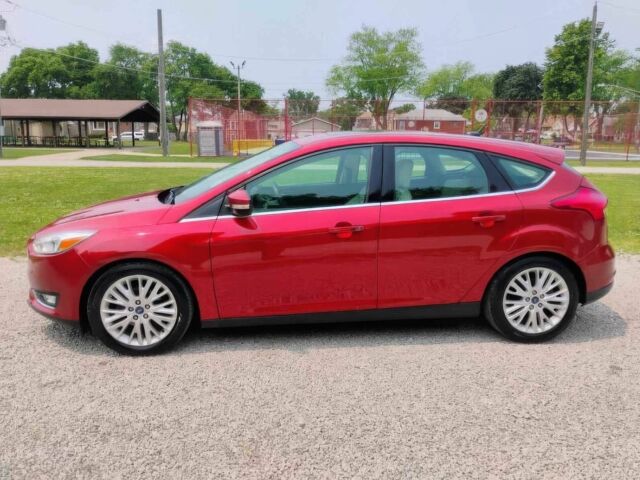 Красный Форд Фокус, объемом двигателя 2 л и пробегом 39 тыс. км за 7900 $, фото 3 на Automoto.ua