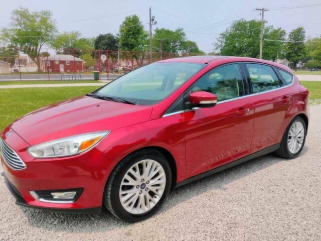 Красный Форд Фокус, объемом двигателя 2 л и пробегом 39 тыс. км за 7900 $, фото 2 на Automoto.ua