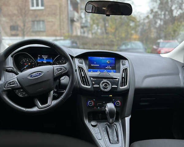 Червоний Форд Фокус, об'ємом двигуна 2 л та пробігом 89 тис. км за 11200 $, фото 11 на Automoto.ua