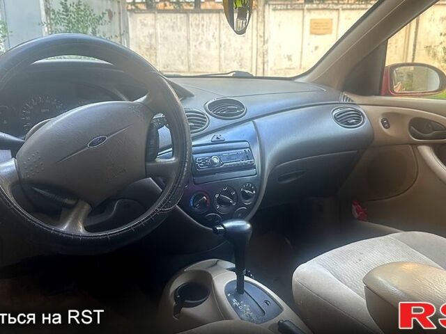 Красный Форд Фокус, объемом двигателя 2 л и пробегом 190 тыс. км за 3050 $, фото 3 на Automoto.ua