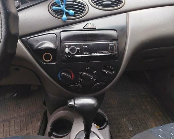 Красный Форд Фокус, объемом двигателя 2.02 л и пробегом 295 тыс. км за 2500 $, фото 6 на Automoto.ua