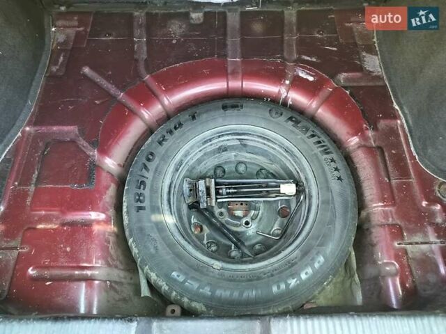 Красный Форд Фокус, объемом двигателя 1.6 л и пробегом 539 тыс. км за 3000 $, фото 18 на Automoto.ua