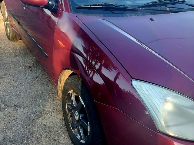 Красный Форд Фокус, объемом двигателя 1.6 л и пробегом 0 тыс. км за 2850 $, фото 2 на Automoto.ua