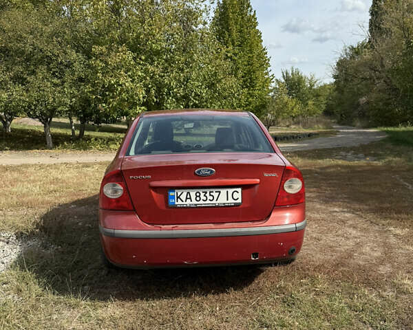 Красный Форд Фокус, объемом двигателя 2 л и пробегом 470 тыс. км за 2150 $, фото 4 на Automoto.ua