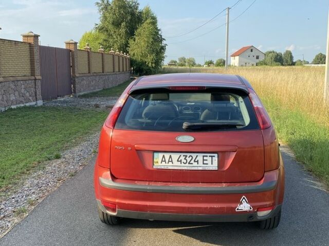 Красный Форд Фокус, объемом двигателя 1.6 л и пробегом 170 тыс. км за 6300 $, фото 4 на Automoto.ua