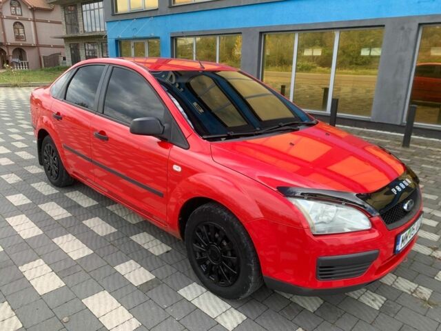 Красный Форд Фокус, объемом двигателя 1.4 л и пробегом 132 тыс. км за 2400 $, фото 1 на Automoto.ua