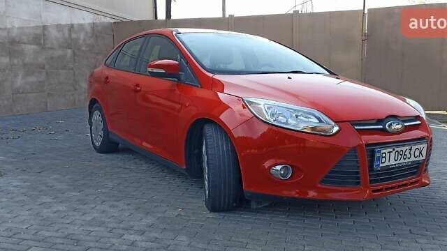 Красный Форд Фокус, объемом двигателя 2 л и пробегом 169 тыс. км за 7650 $, фото 9 на Automoto.ua