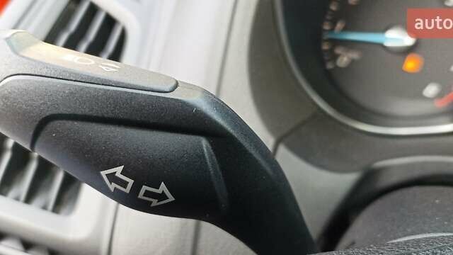 Красный Форд Фокус, объемом двигателя 2 л и пробегом 169 тыс. км за 7650 $, фото 43 на Automoto.ua