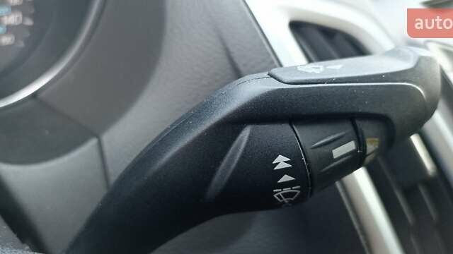 Красный Форд Фокус, объемом двигателя 2 л и пробегом 169 тыс. км за 7650 $, фото 42 на Automoto.ua