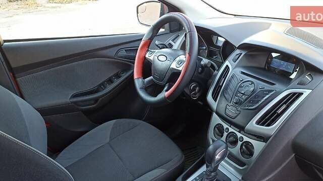 Красный Форд Фокус, объемом двигателя 2 л и пробегом 169 тыс. км за 7650 $, фото 63 на Automoto.ua