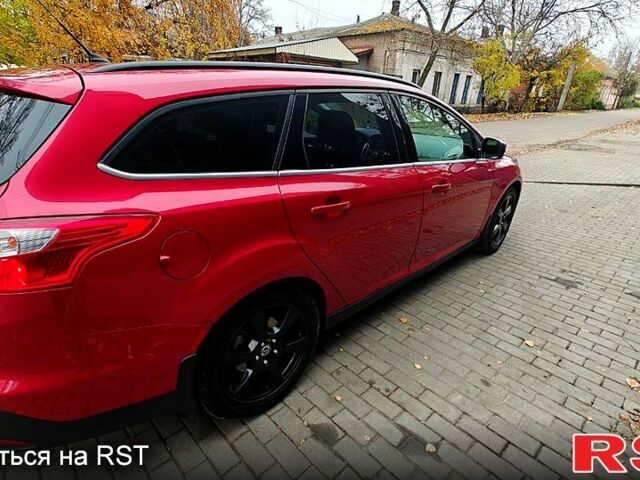 Красный Форд Фокус, объемом двигателя 1.6 л и пробегом 26 тыс. км за 13000 $, фото 4 на Automoto.ua