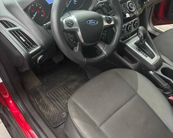 Красный Форд Фокус, объемом двигателя 2 л и пробегом 144 тыс. км за 7800 $, фото 16 на Automoto.ua