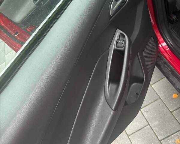 Красный Форд Фокус, объемом двигателя 2 л и пробегом 144 тыс. км за 7800 $, фото 6 на Automoto.ua