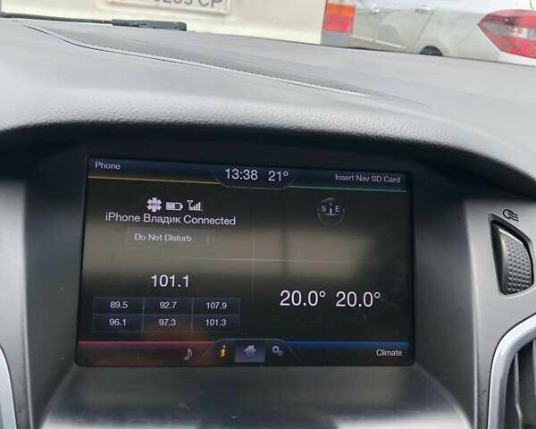 Червоний Форд Фокус, об'ємом двигуна 2 л та пробігом 151 тис. км за 8400 $, фото 6 на Automoto.ua