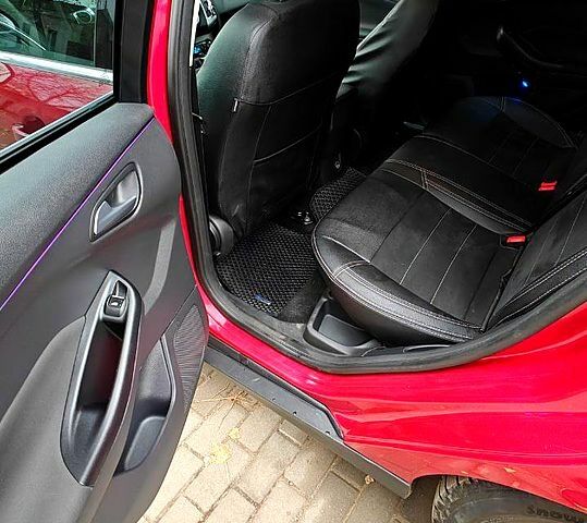 Красный Форд Фокус, объемом двигателя 1.6 л и пробегом 26 тыс. км за 13000 $, фото 8 на Automoto.ua