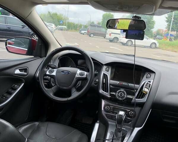 Червоний Форд Фокус, об'ємом двигуна 2 л та пробігом 151 тис. км за 8400 $, фото 4 на Automoto.ua