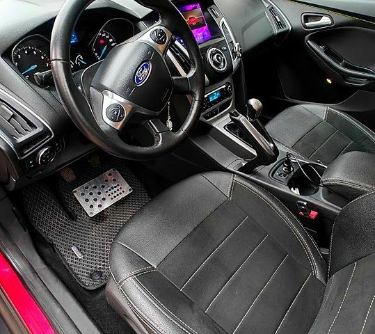 Красный Форд Фокус, объемом двигателя 1.6 л и пробегом 26 тыс. км за 13000 $, фото 6 на Automoto.ua