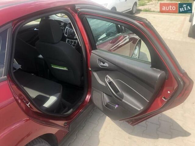 Красный Форд Фокус, объемом двигателя 2 л и пробегом 160 тыс. км за 6700 $, фото 15 на Automoto.ua